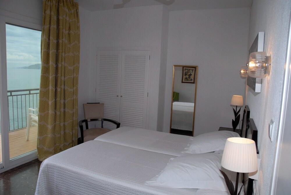 Hotel Grifeu Llança Eksteriør bilde